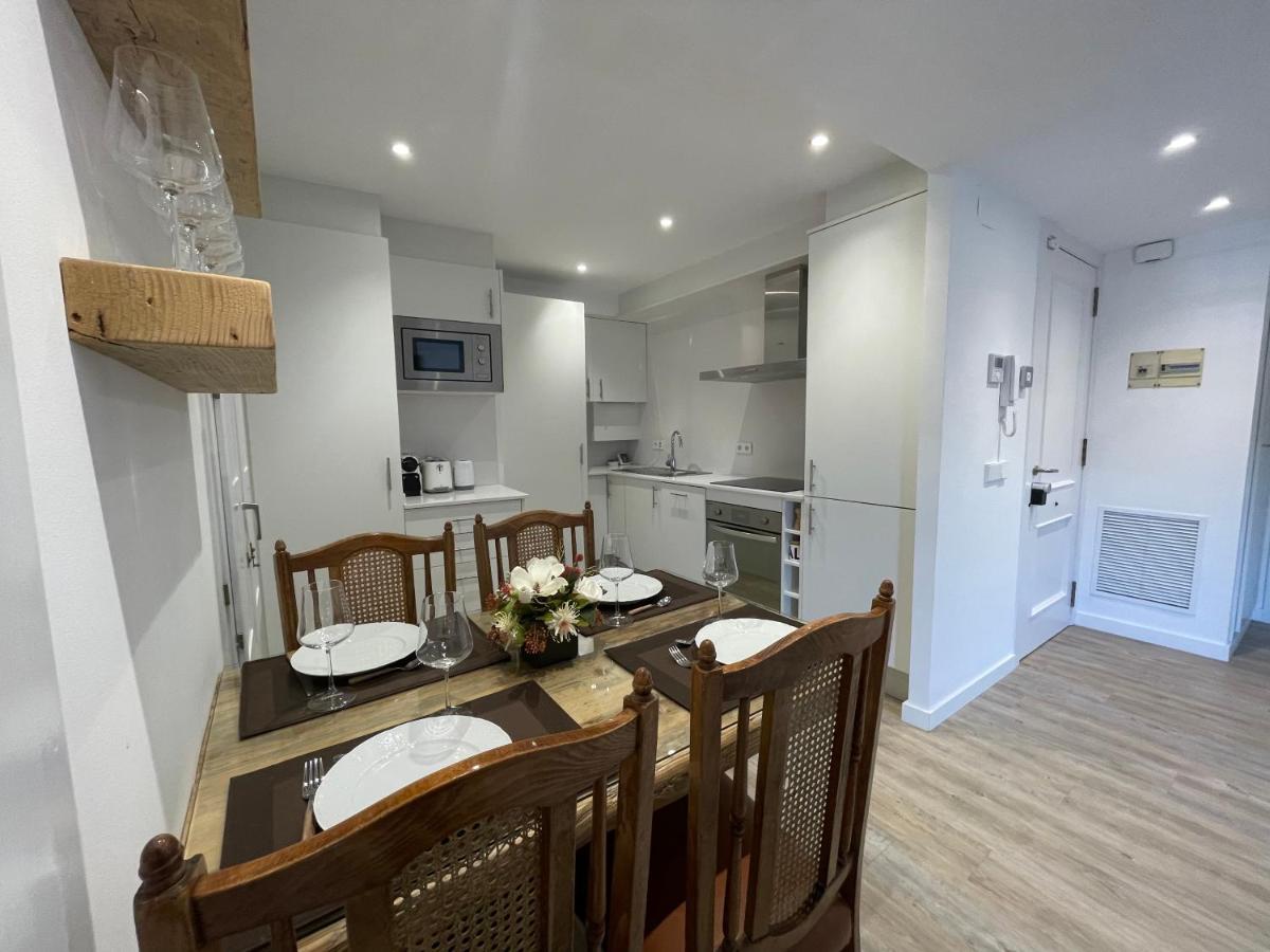 Modern Apartment In The Heart Of Old Town 지로나 외부 사진